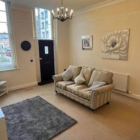 Thurnams House, Ground Floor Apartmán *
